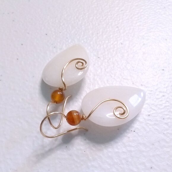 OOAK White & Brown Statement Teardrop Earrings! Feminine Classy Fall Elegance - Picture 8 of 10